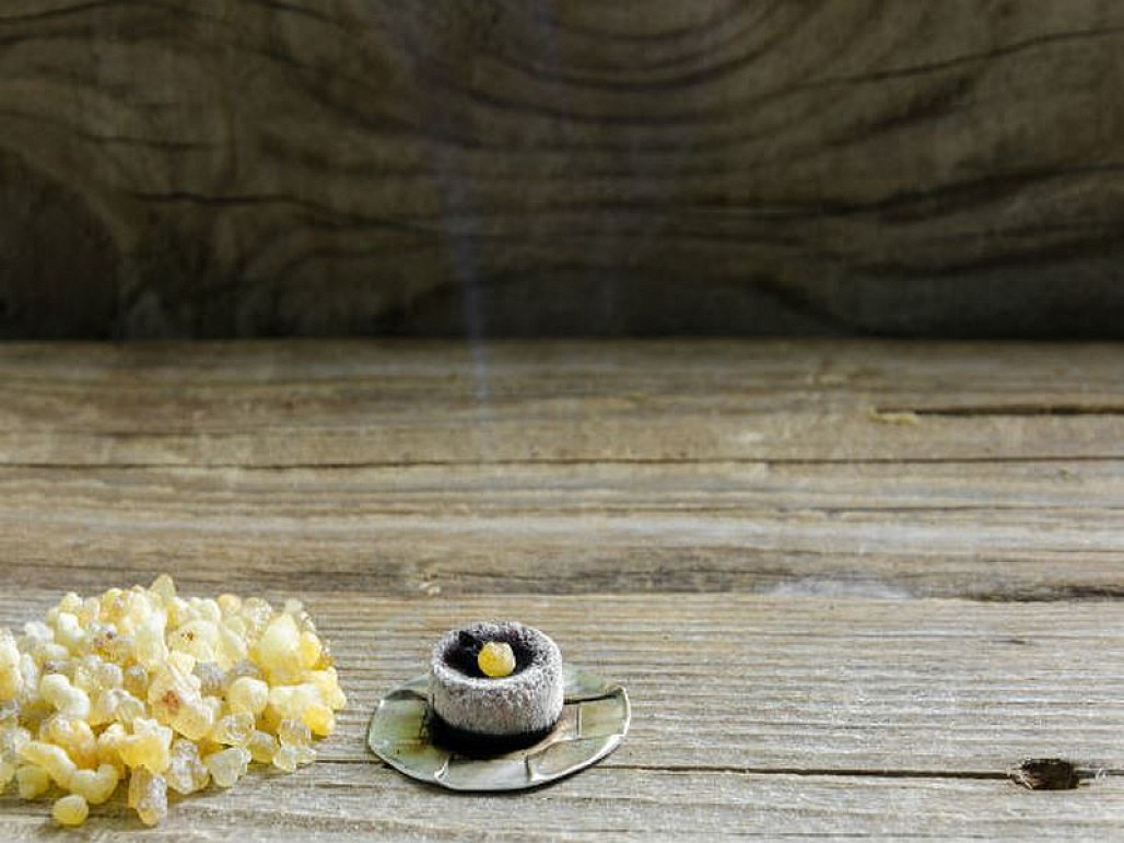10 lợi ích sức khỏe tuyệt vời của dầu trầm hương - Hình 1